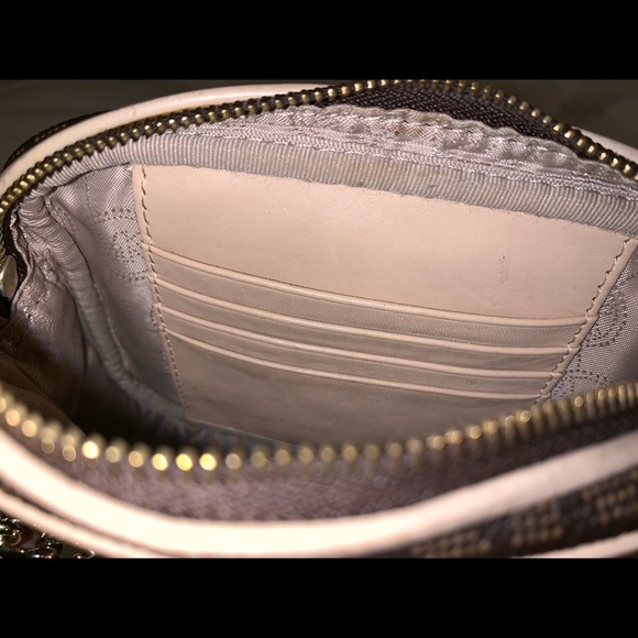 Michael Kors Crossbody purse and wallet - Picture 8 of 8